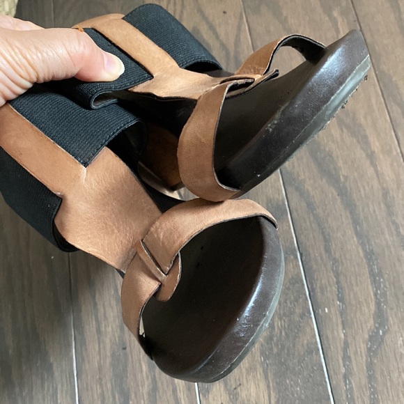 Vince Camuto 8.5 Wedged Heels EUC - Picture 6 of 8